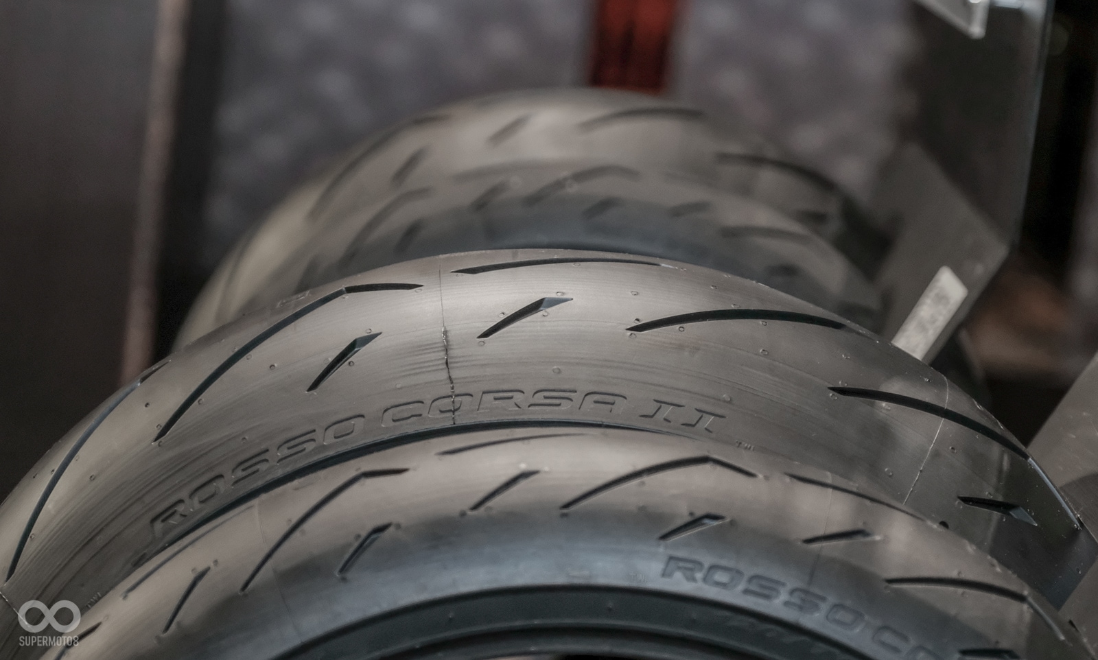 胎側的ROSSO™ CORSA II字樣估計將成為許多車友首要的“消滅目標”