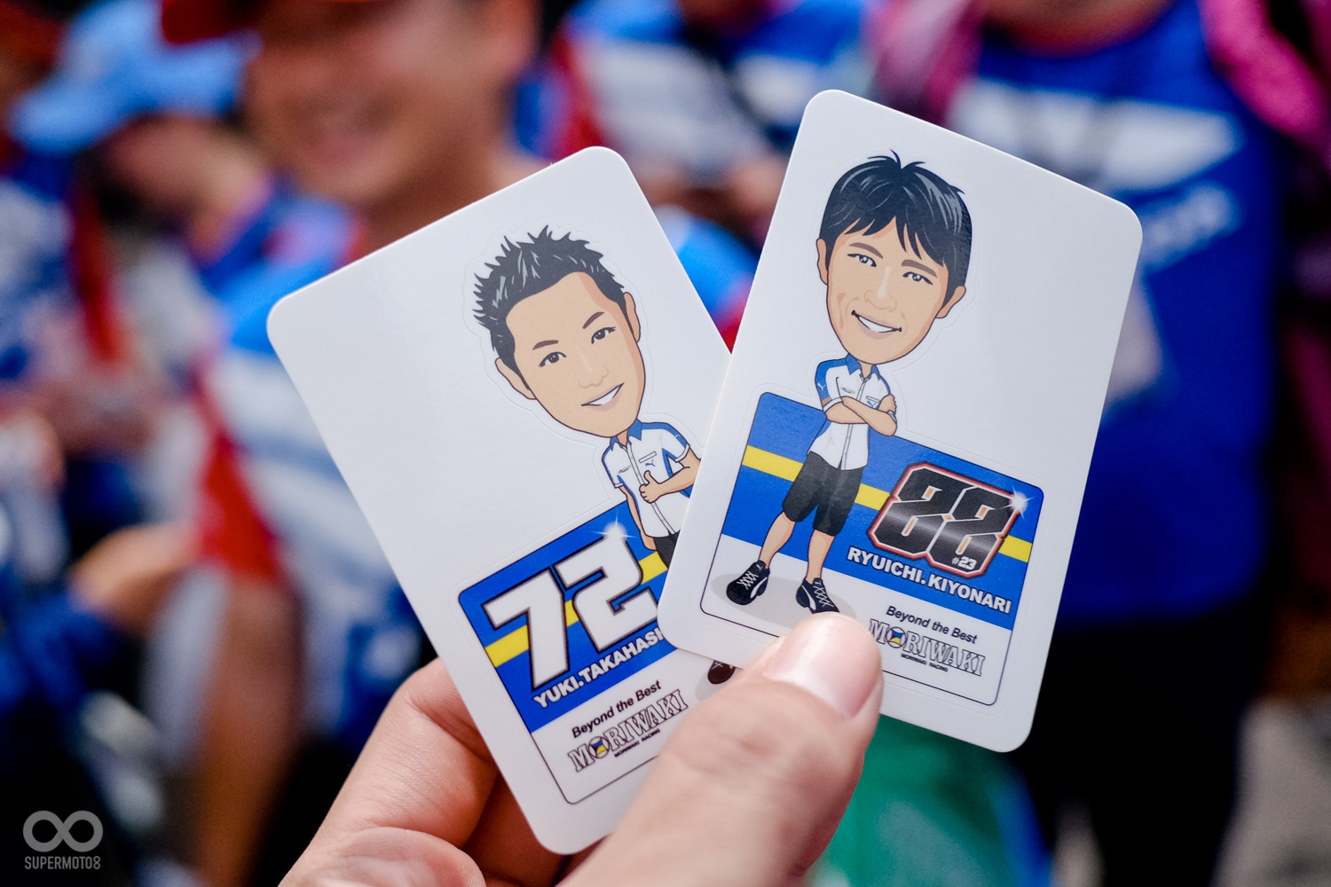 MORIWAKI 車隊的清城龍一(左白衣者)、高橋裕紀(下白衣者) 兩位選手也特意來向大家問候並送上個人的專屬紀念卡,這真的不是在作夢啊