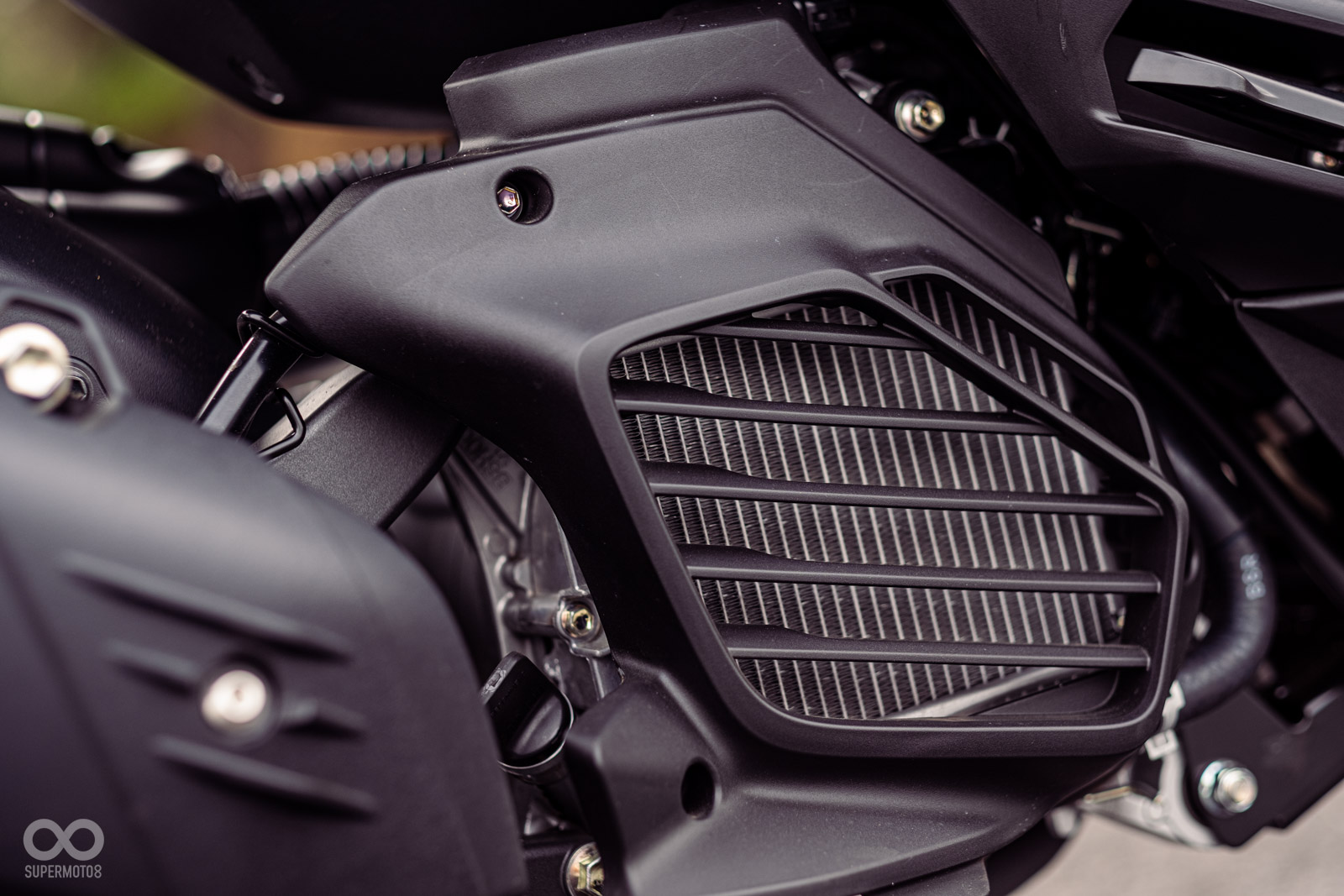 引擎使用熟悉的VVA水冷單缸引擎，有14.7PS的最大馬力和1.41KG-M的最大扭力