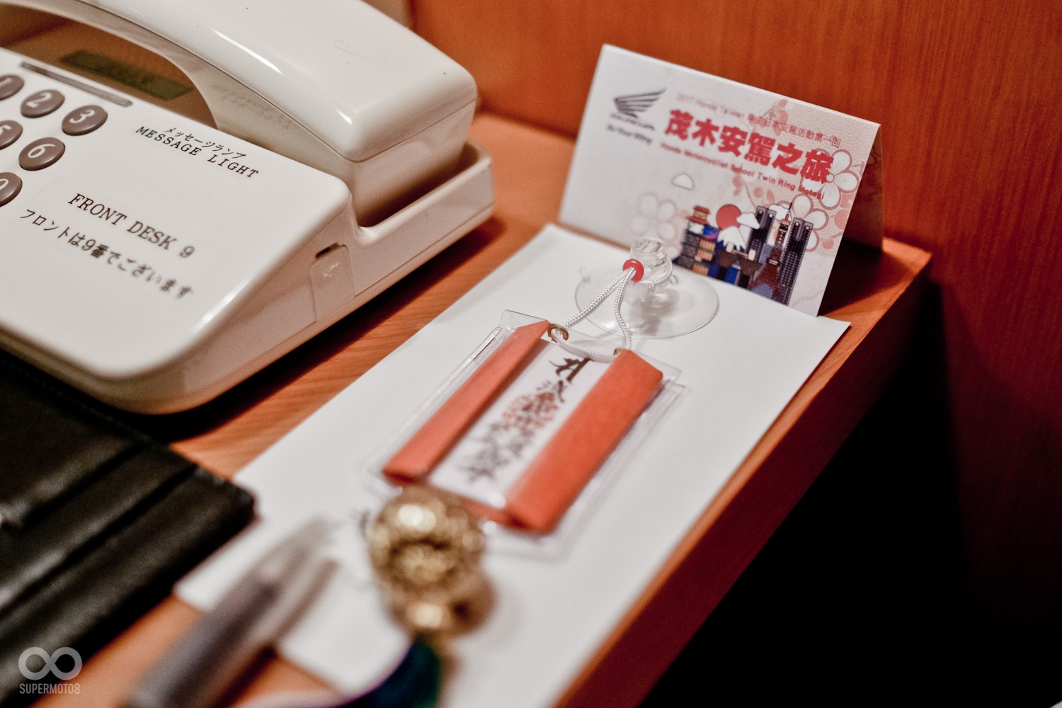 進入房間,床頭一旁放的是HONDA Taiwan 為此次團員準備的淺草觀音寺交通安全御守,也點出整趟旅遊的目的,讓我們覺得非常貼心