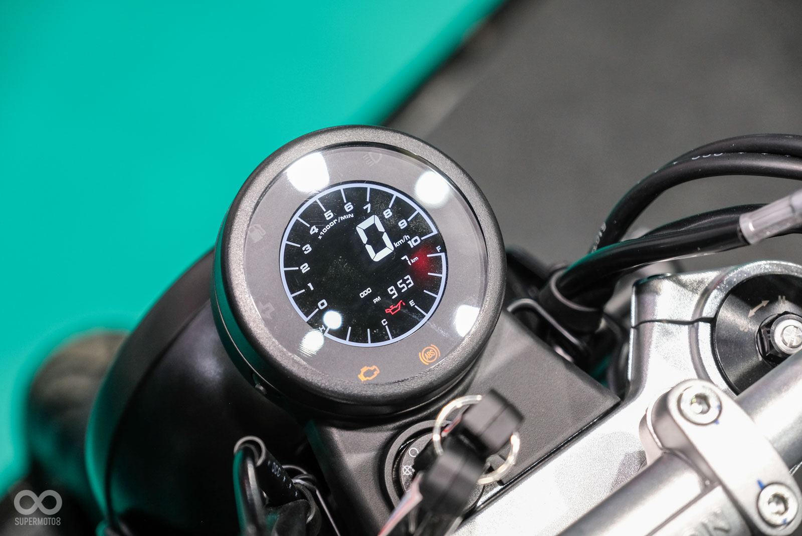 儀表使用簡單的圓錶