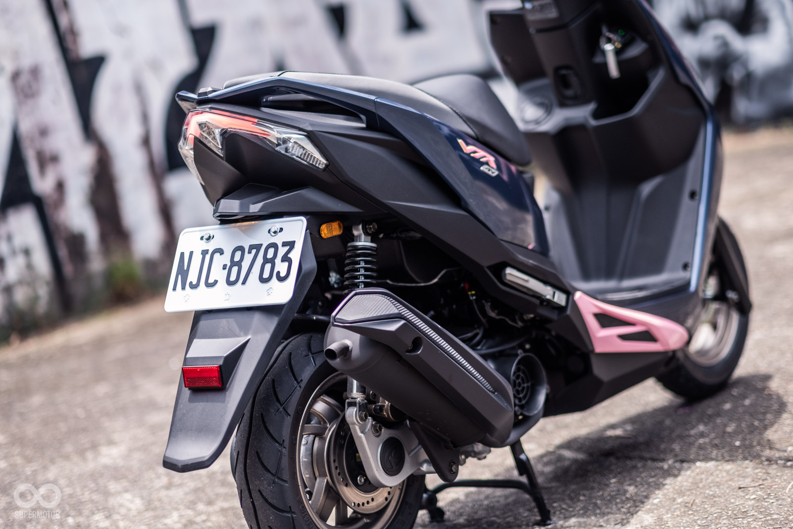 車尾的簍空視覺感相當明顯