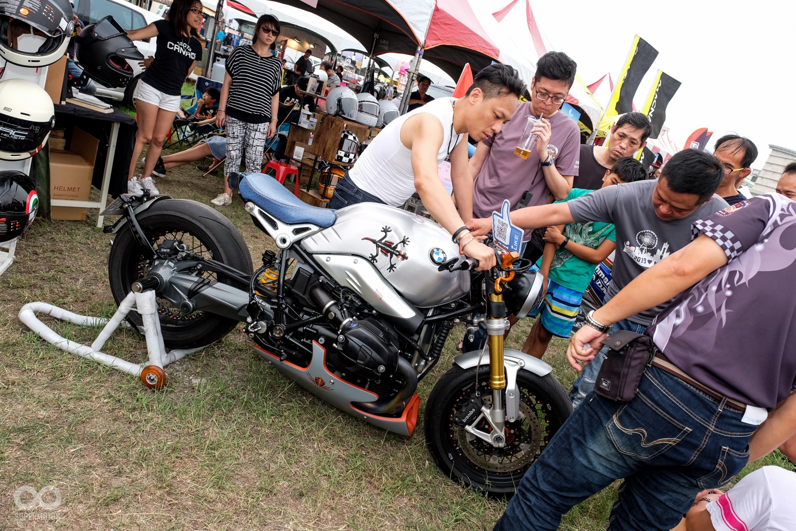 活動廣場上也有不少廠商和車友在現場交流