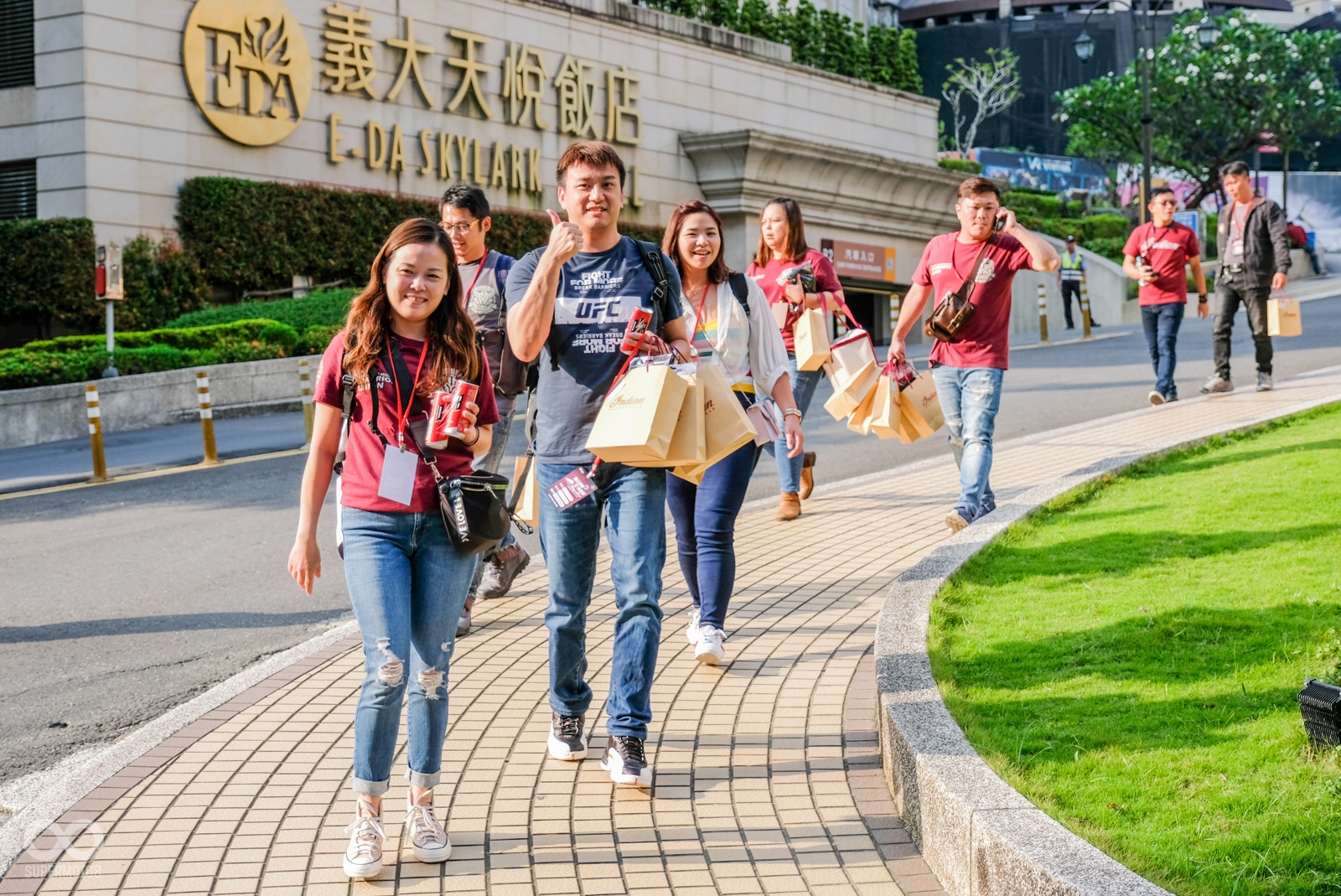 活動舉行於商場旁的好處,就是車主與同行朋友、家人可以有除了車以外的消遣娛樂