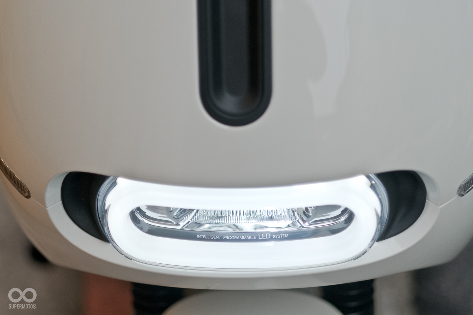 全新的LED大燈大幅提升亮度與照射廣度