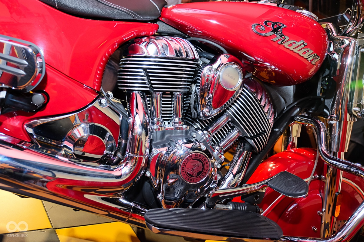 巨大的Thunder Stroke 111引擎