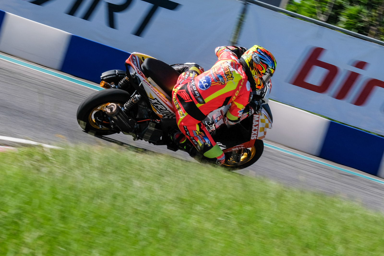 台灣速克達專業車手 藤永優參與輪胎研發過程