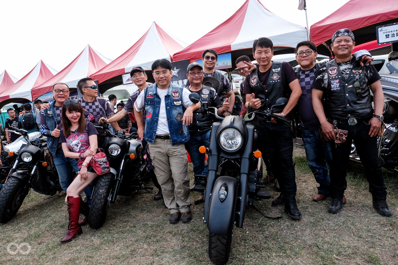 打扮硬派的印第安車友們，每一位都相當熱情