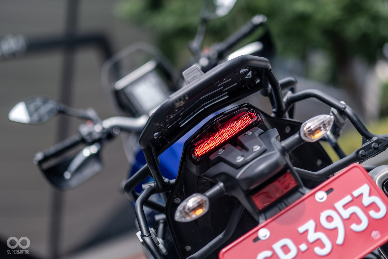 車尾燈設計神似BW'S