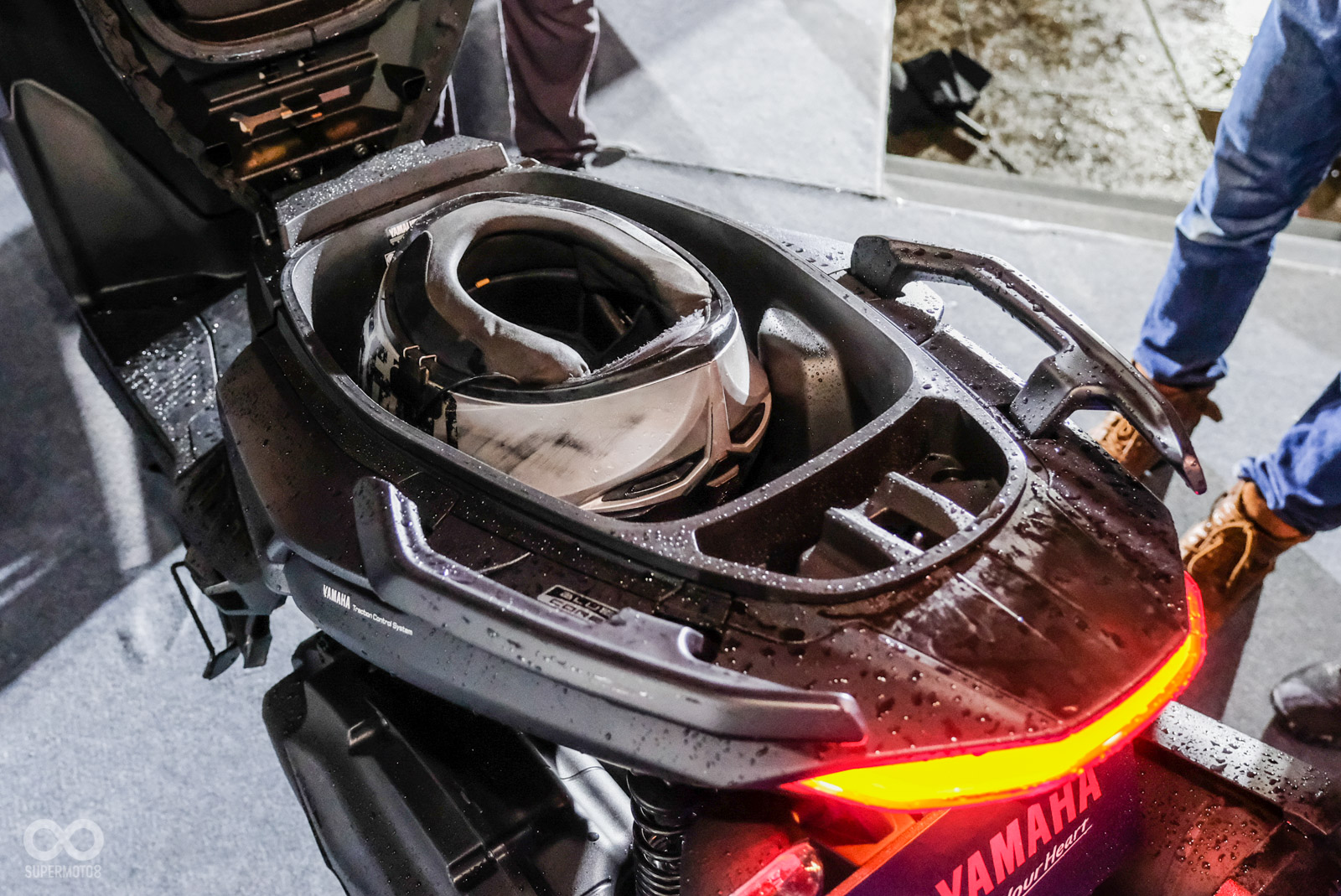 置物空間放置全罩帽需小壓