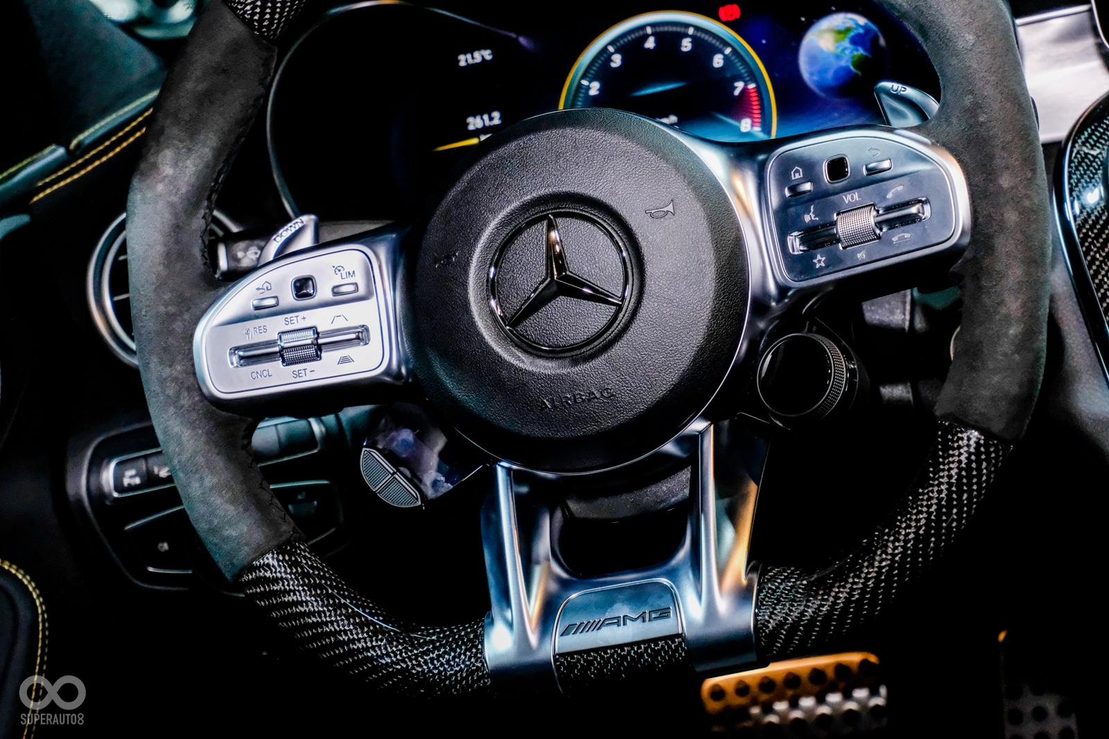 C 63 S在方向排右下角獨有模式轉盤