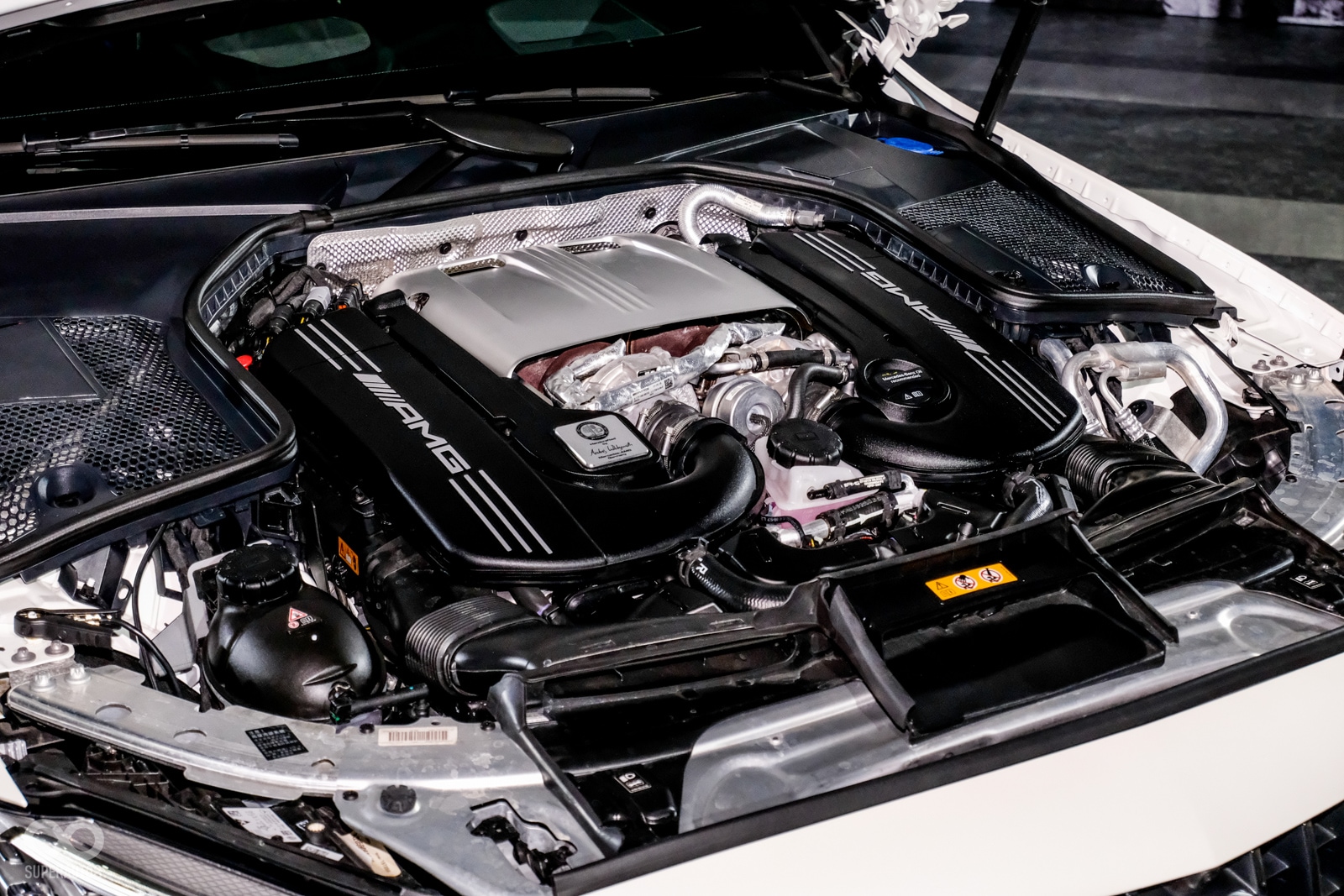 4.0升V8 Biturbo汽油雙渦輪增壓引擎，最大馬力為476hp，扭力為66.3Kg-m