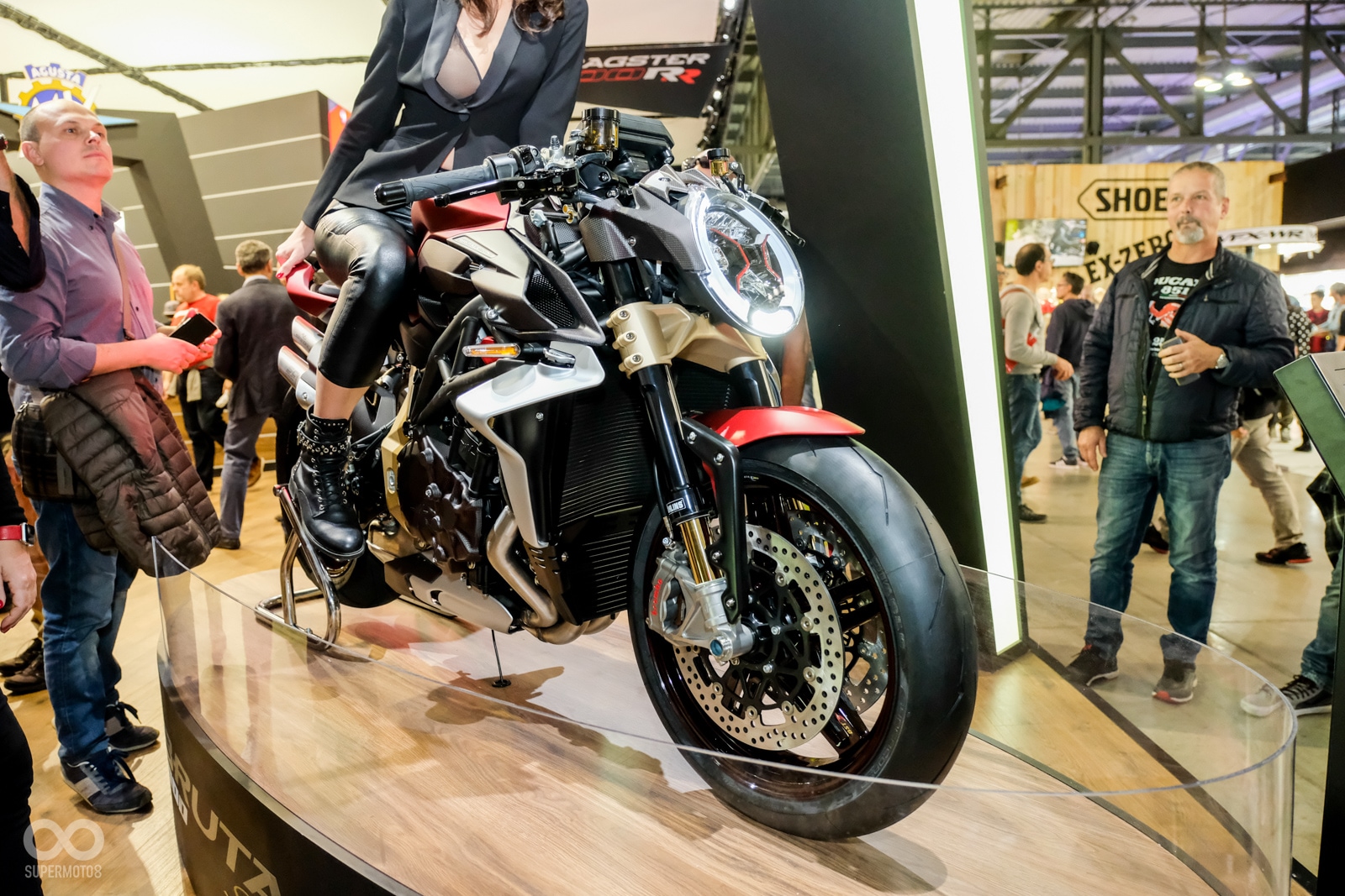 Brutale 1000 Serie Oro與F3 800 Superveloce絕對是2018米蘭車展中最受矚目的車款之一