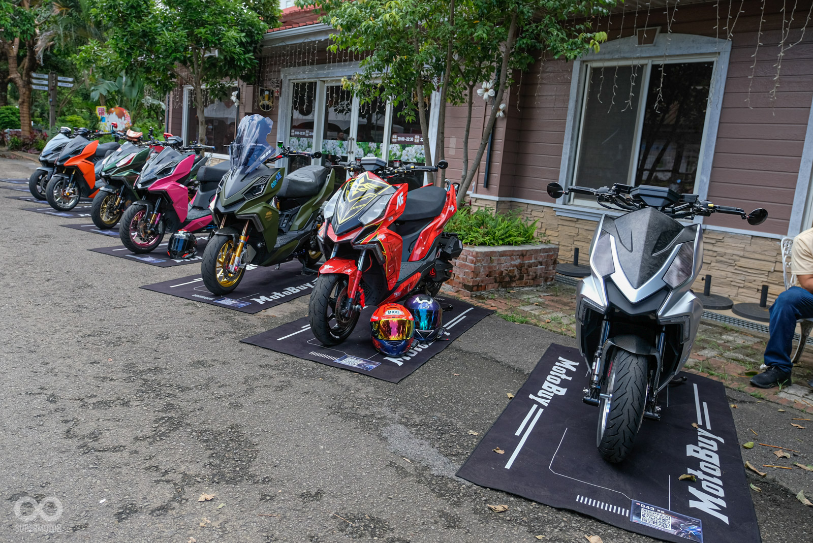 特別設立的改裝選美區，這些車的改裝金額可是相當嚇人啊