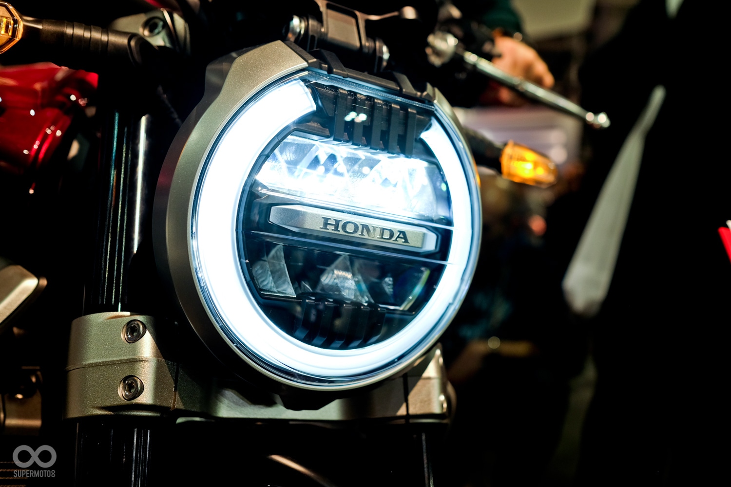 環形LED燈在概念車時就相當受到歡迎,有特色又具科技感