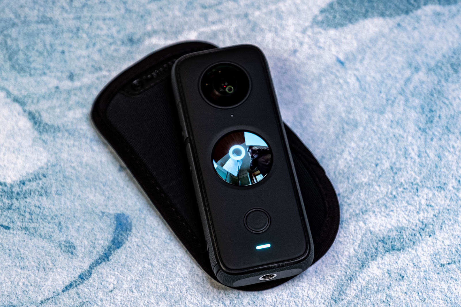 全新的觸控自拍螢幕讓拍攝更為便利