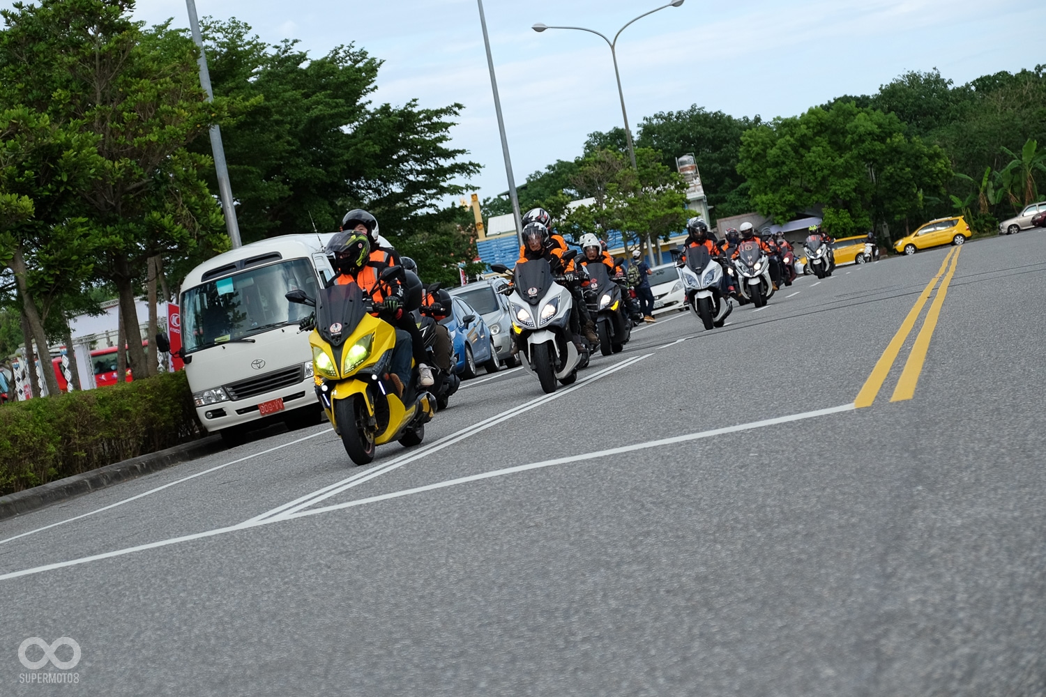 花蓮對於各地車友而言都有一段距離，但這完全無法澆熄車友們的熱情，還不到兩點便有車友陸續到場