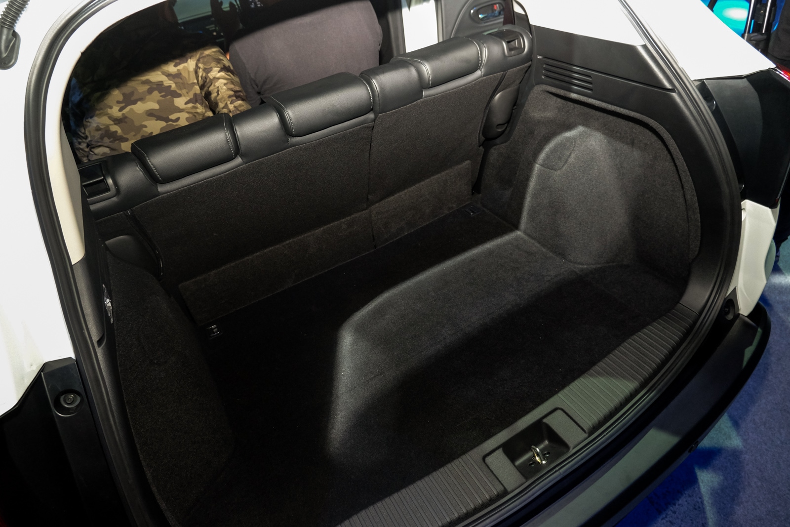 HR-V採用中置油箱設計，實現座椅的豐富多變機能變化，讓車主能對應不同的日常需求