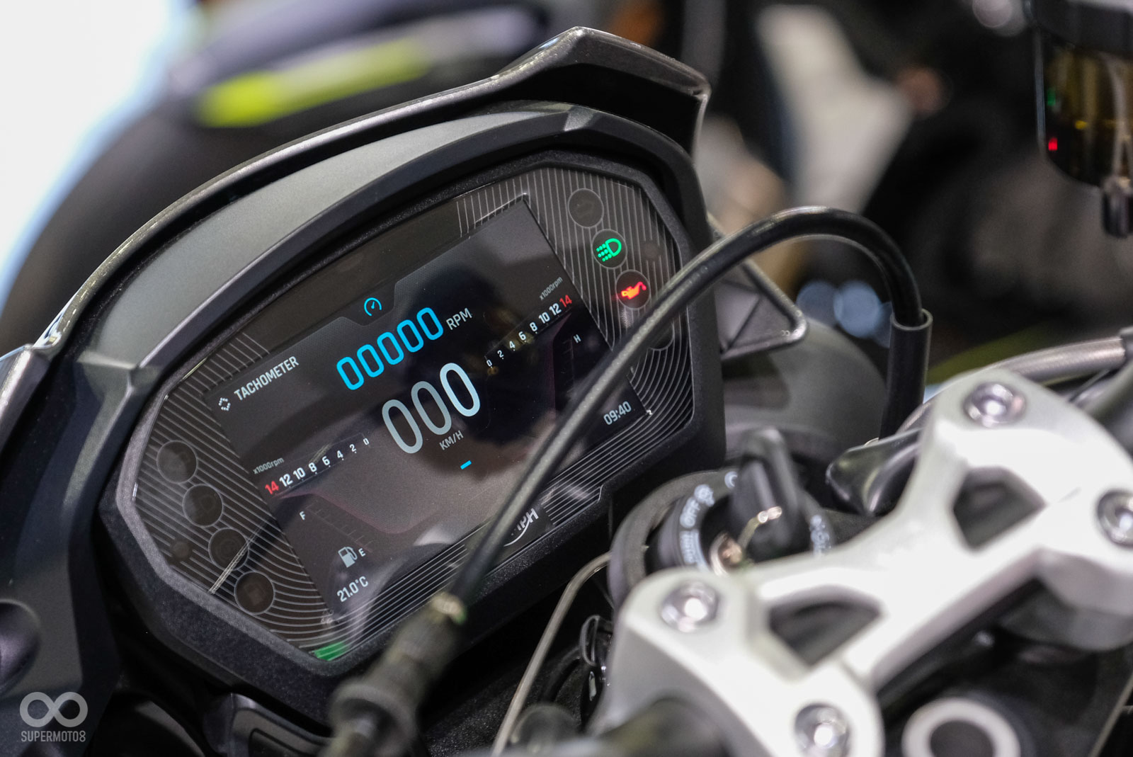 TRIUMPH的全彩液晶儀表用過的都說讚,甚至還支援GoPro運動攝影機的控制功能