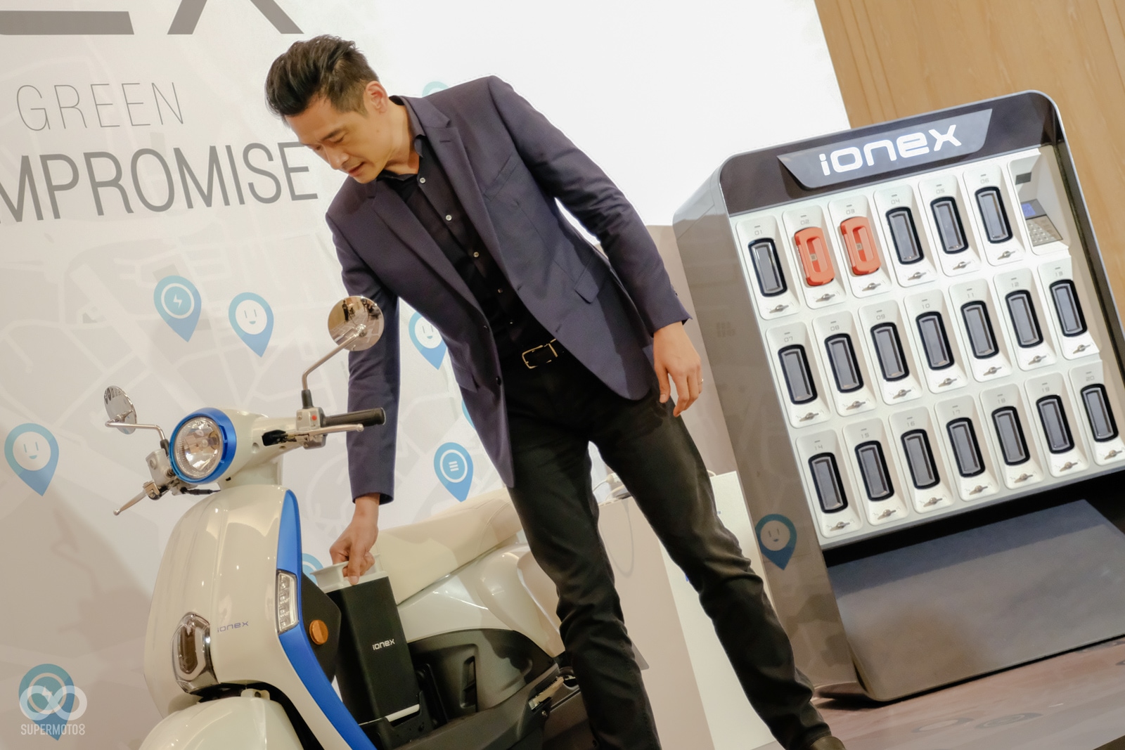 單顆5公斤的電池重量，充電更加輕鬆