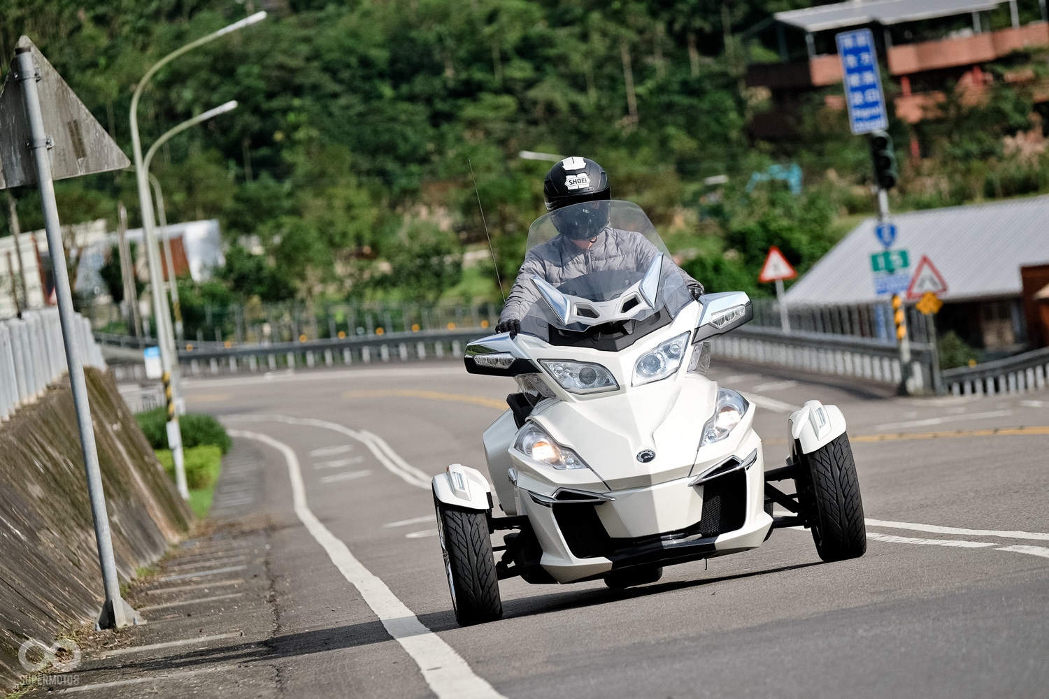 過去我們試駕過的2017 Can-Am Spyder RT