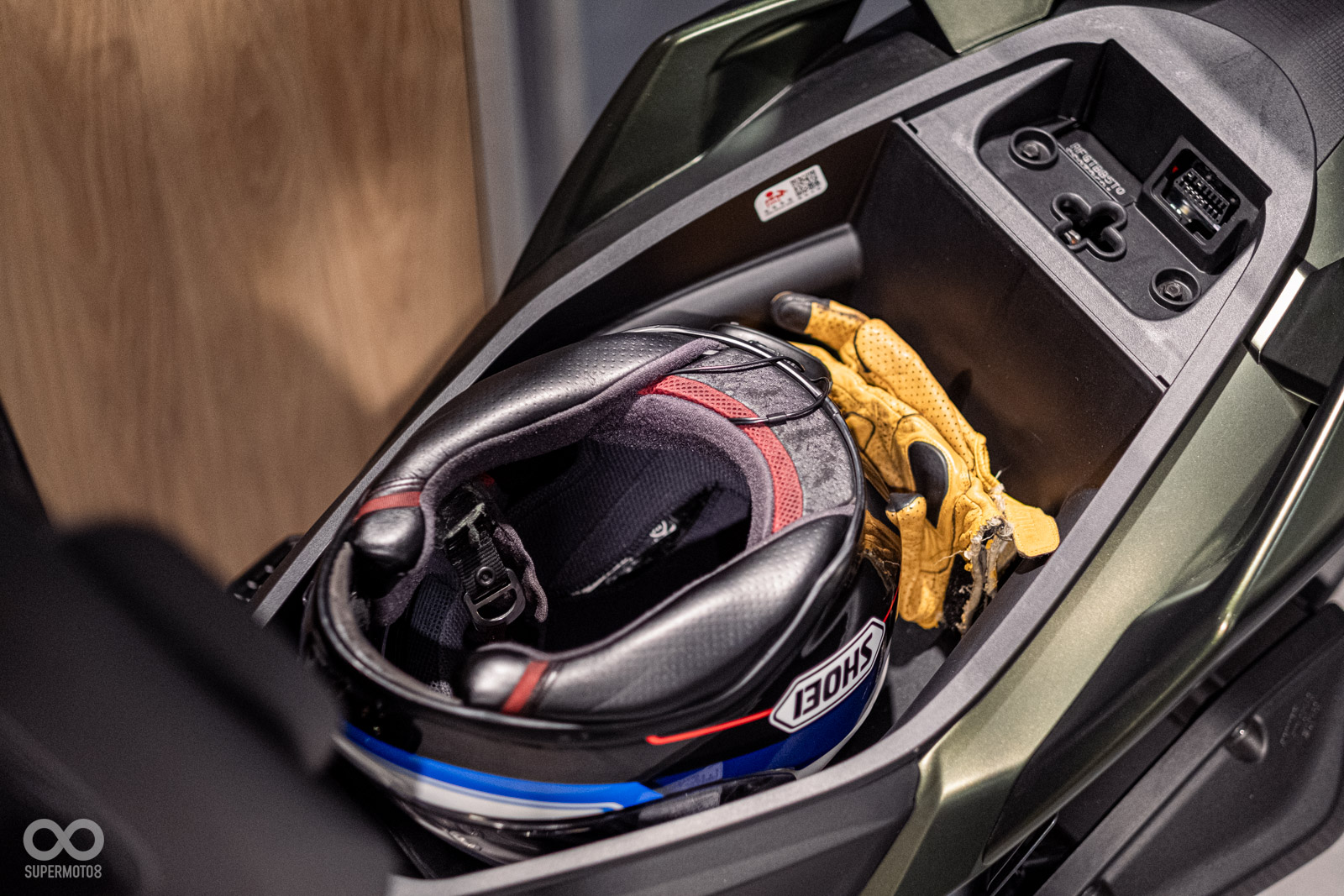 帽子掛外面怕撞傷怕被偷，能放進車廂超加分！