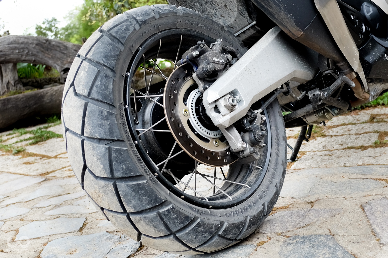 經過產業道路的洗禮後,每輛X-ADV都沾滿泥水