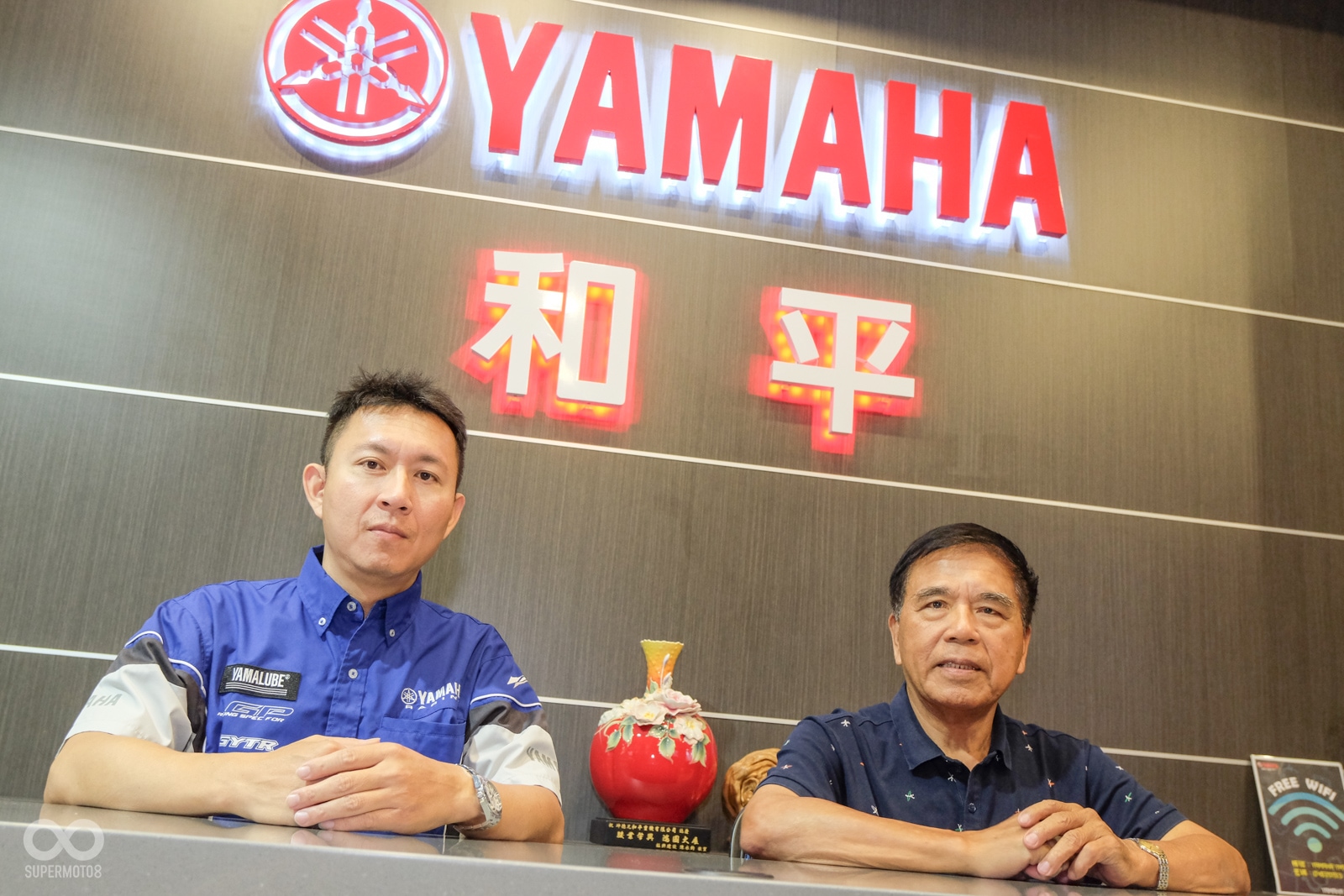 老闆戴坤德從父親手中接下了和平車業,再加上自己熱愛騎車,於是決定加入YMS重機旗艦店的行列