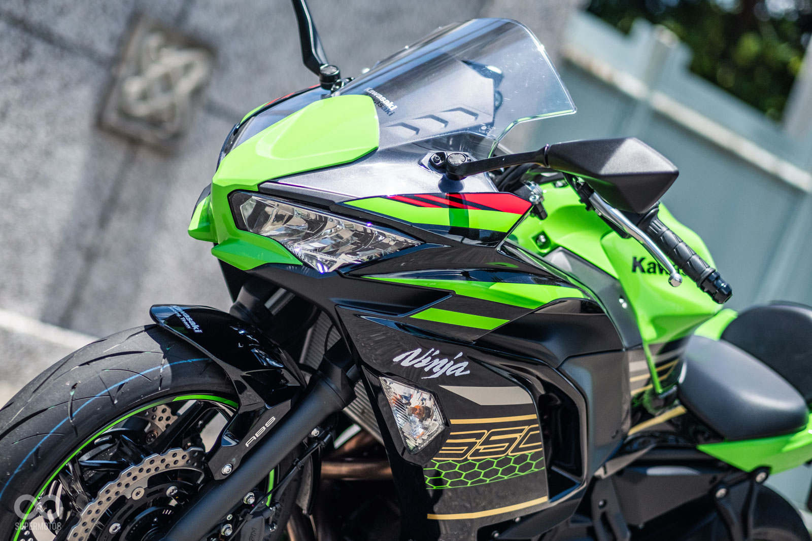 換上家族化車頭設計,讓NINJA 650看起來更為動感