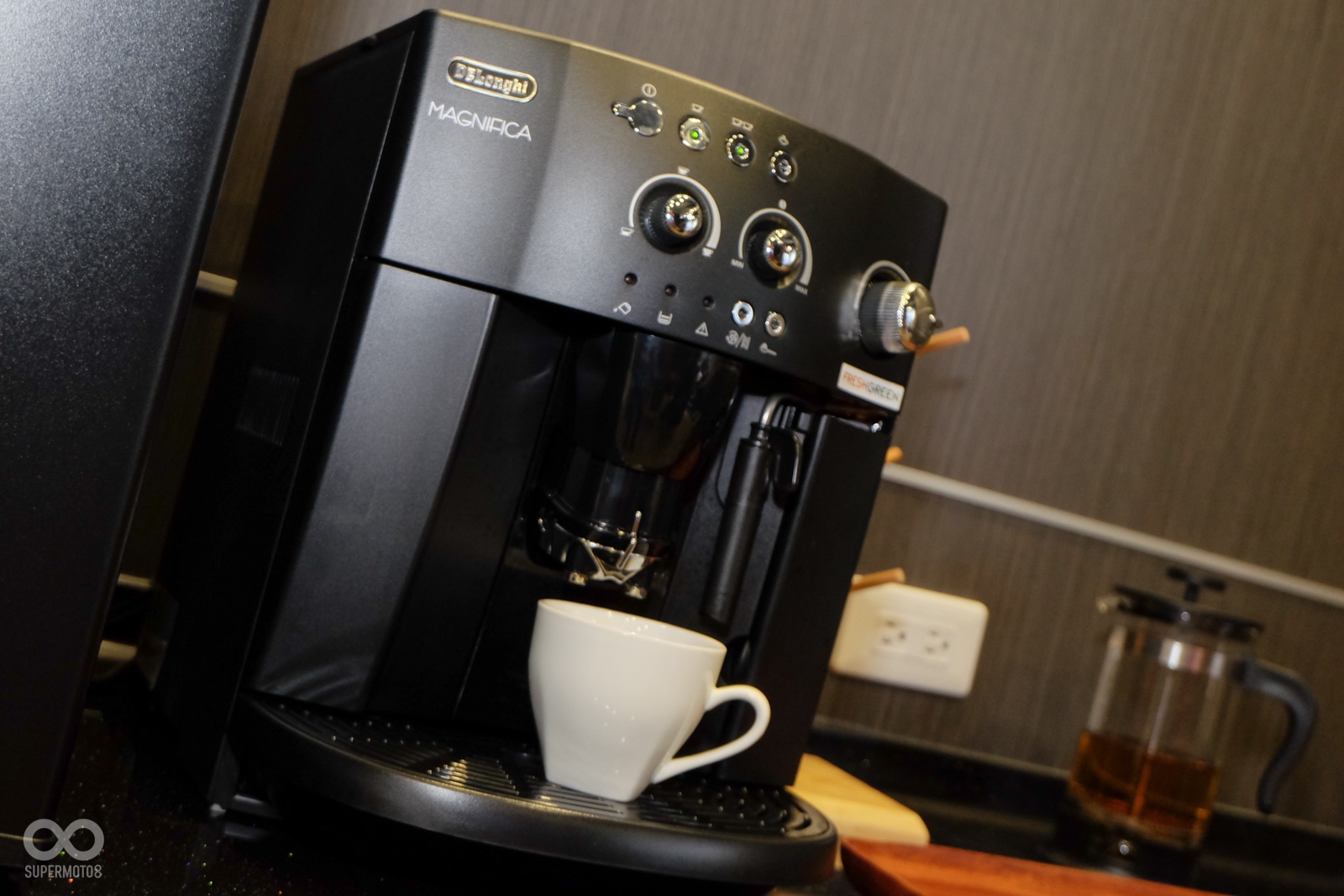 店內也提供咖啡讓客人能在等待時享用