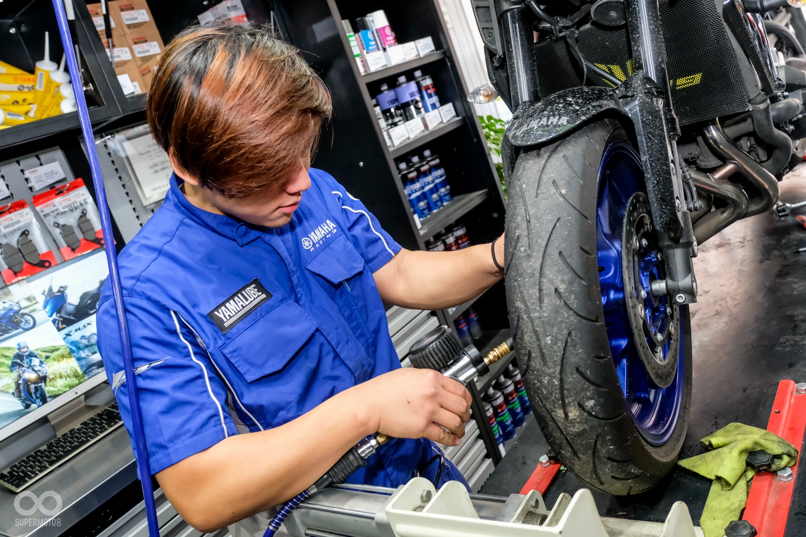 胎紋深度與胎壓兩者與騎乘感受有直接關連,不可馬虎