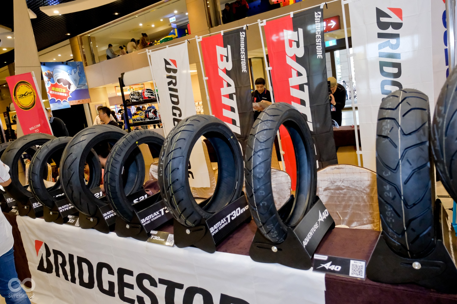 Bridgestone帶來相當齊全的產品讓大家近距離接觸