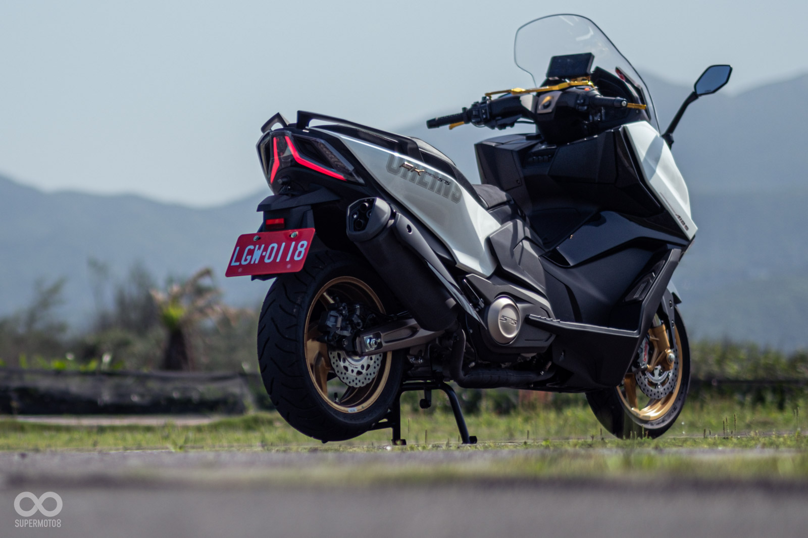 去年底米蘭車展現身的 AK Premium 575 ,今天正式舉行媒體試乘會