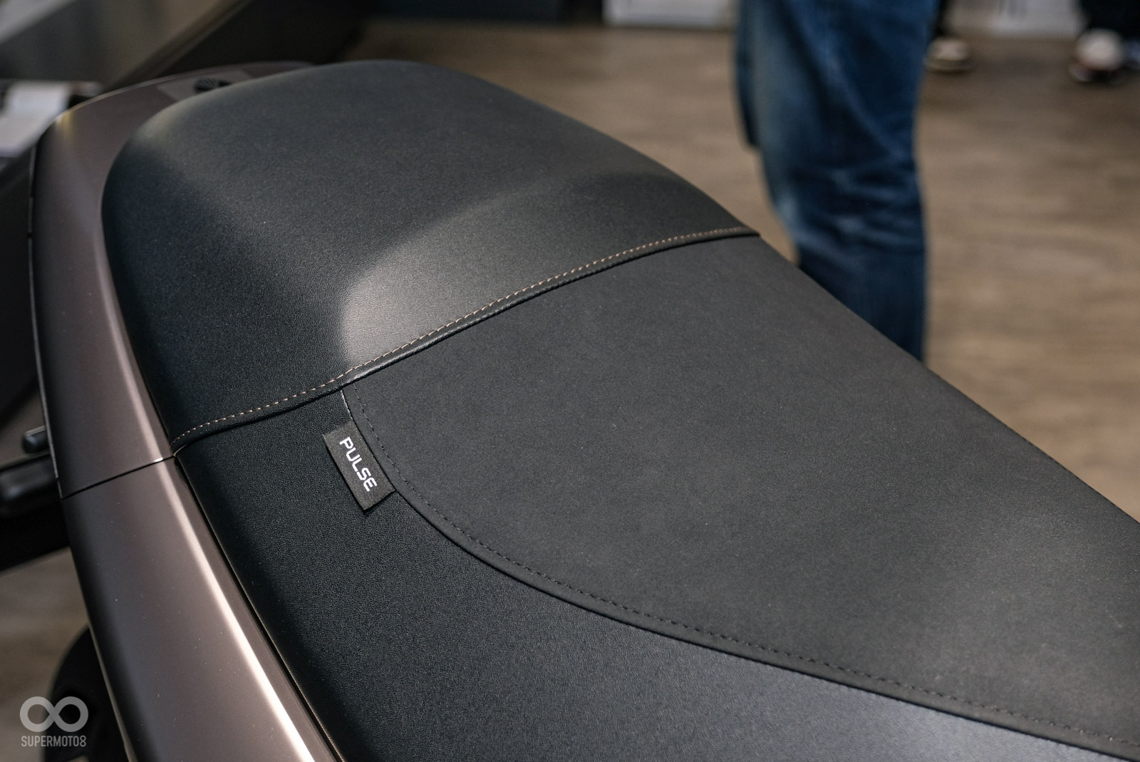 坐墊材質與標準 Pulse略有不同