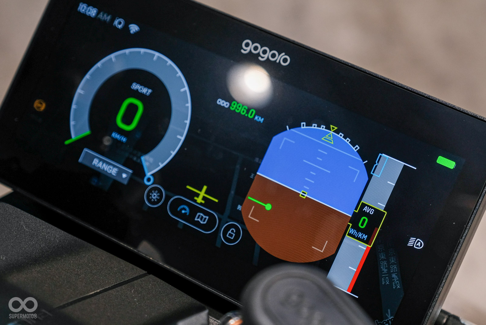 受惠TFT儀表可以讓工程師隨心所欲修改,來個有如飛機抬頭顯示器的樣式也不是問題!