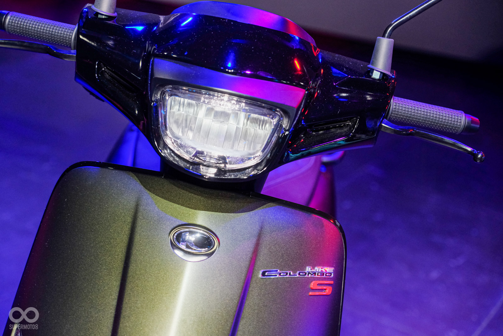 LIKE COLOMBO S除了全新車色外,頭燈造型也進行小針美容,以更方正的外型吸引消費者目光