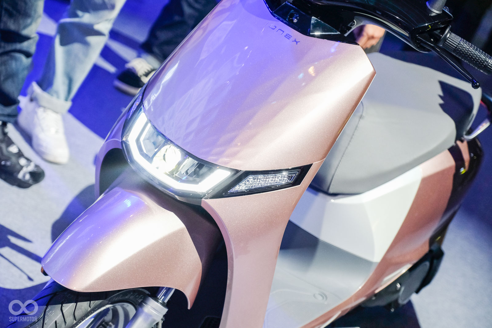 i-One外型設計和先前在米蘭現身過的i-One X極為相似