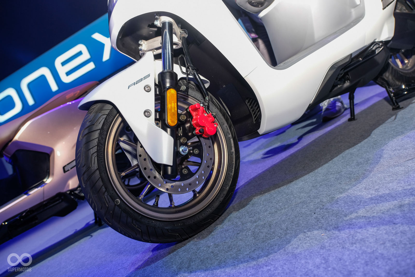 S7、S7R都使用前13吋的輪胎,卡鉗配置在Keyless、ABS兩種車型上也略微不同