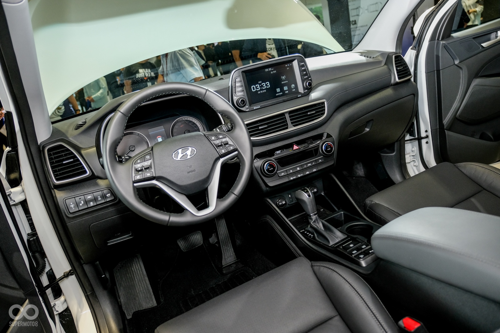 車艙造型與小改款前有極大改變