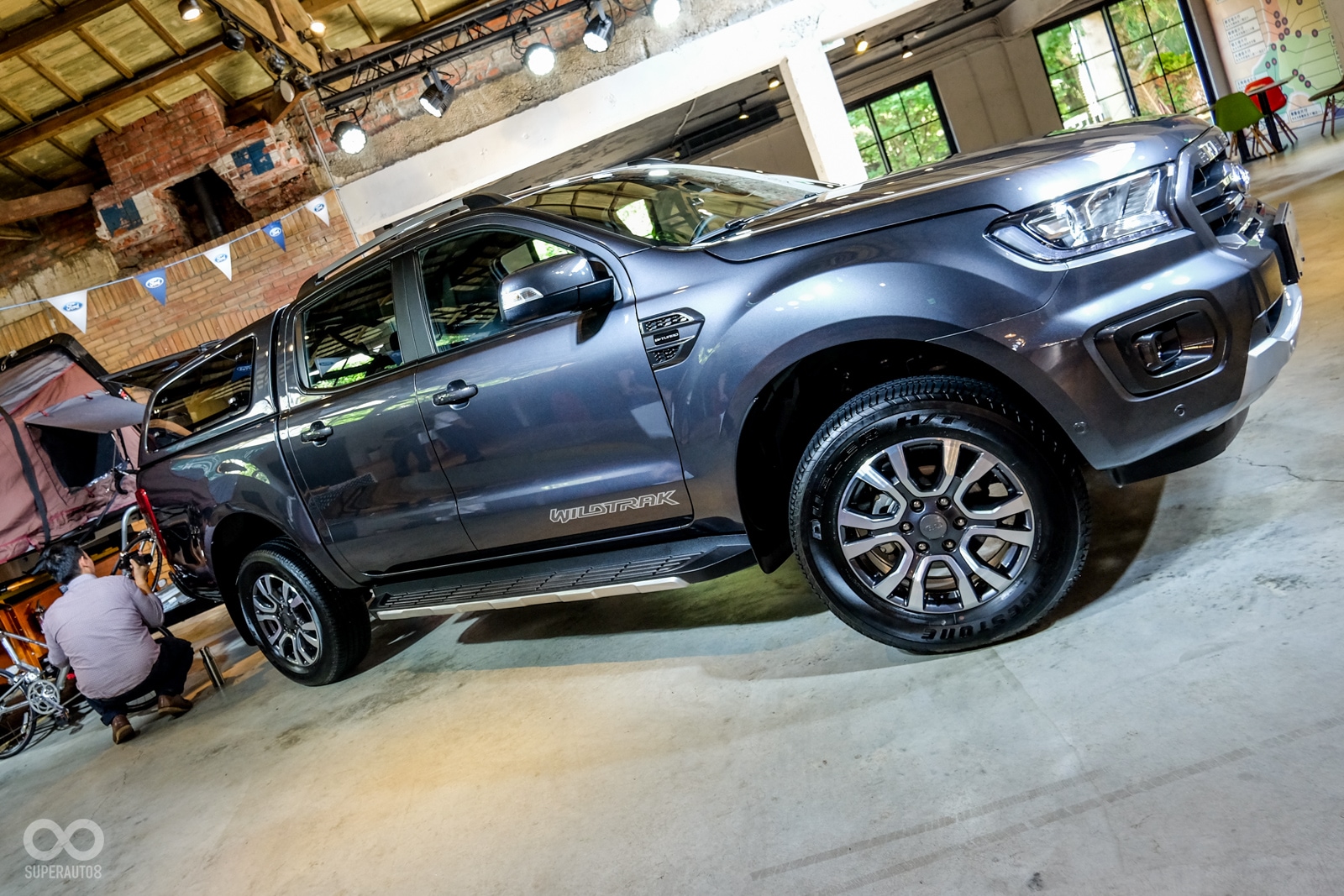 現場也展示了搭載許多原廠配件的滿配車款,包含拖車鉤、呼吸管、美式貨斗車頂等