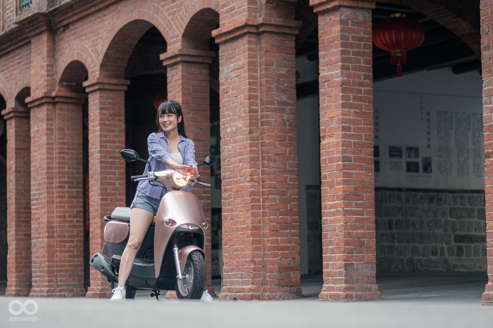 735mm的座高，對於身材嬌小的女性來說，駕馭起來也非常的輕鬆自在