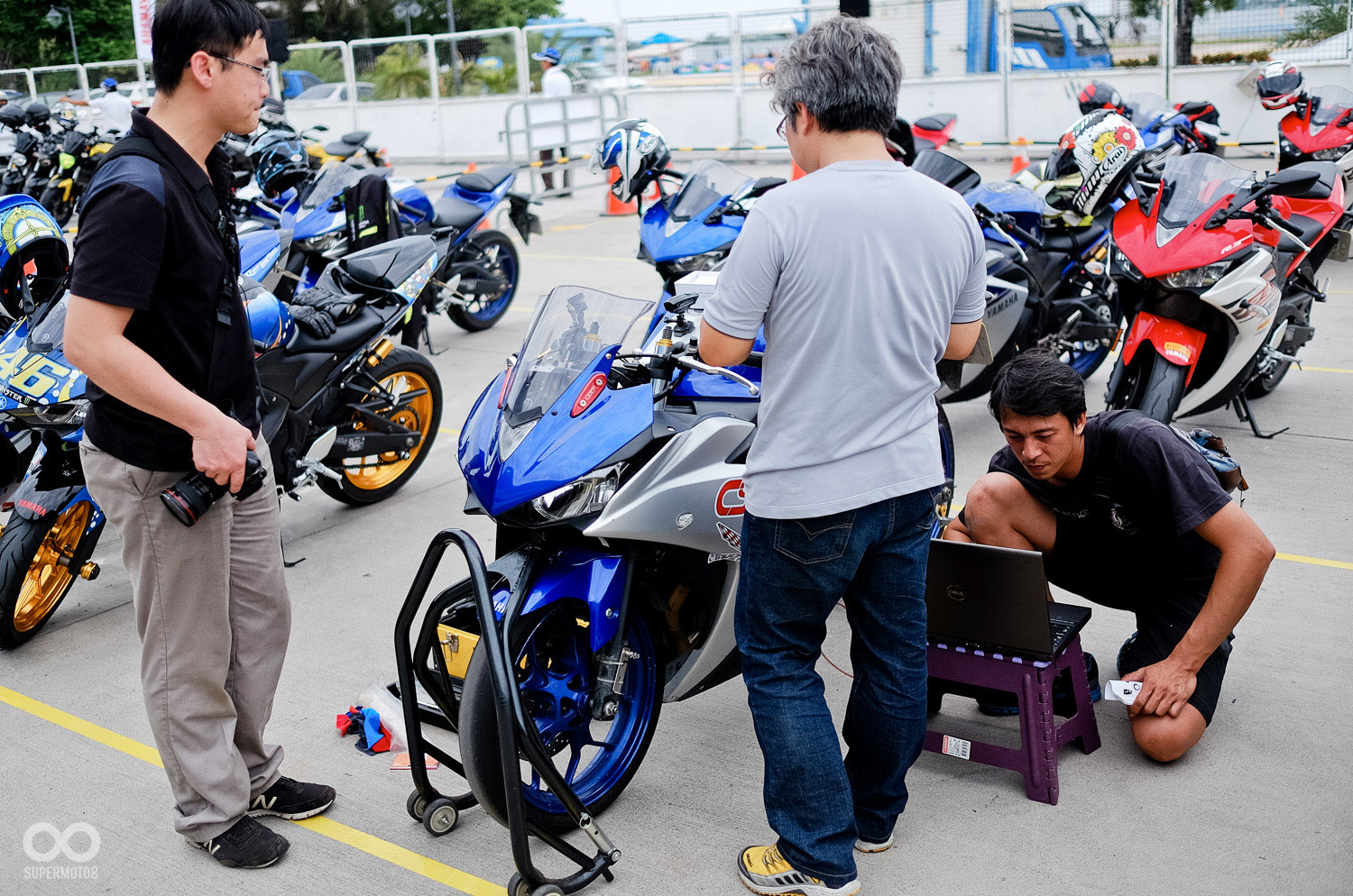 專業的R3玩家在現場進行車輛調教,可見得本次賽道體驗確實能滿足進階騎士
