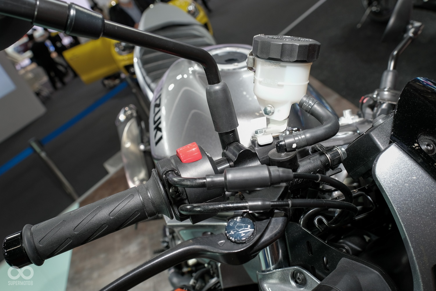 總泵從標準款的側推升級成了NISSIN的直推式總泵