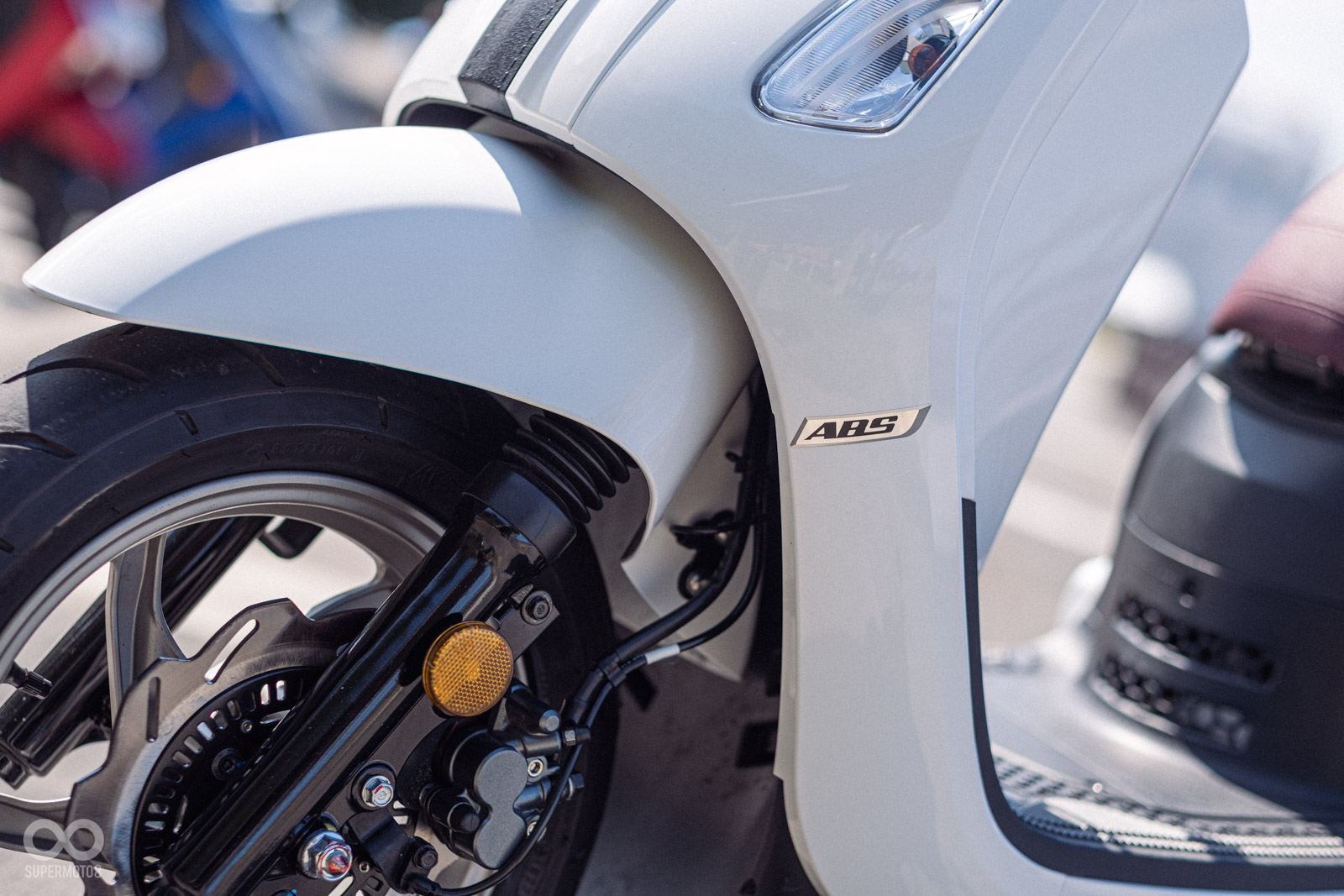 FIDDLE 125搭載有ABS系統，安全防護面面俱到