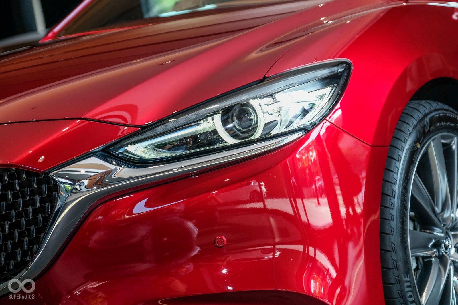 頭尾燈的設計略有不同