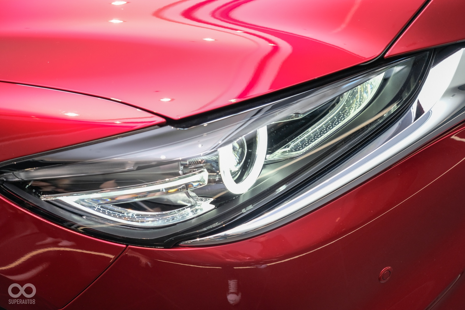 頭燈內部細節同樣不馬乎