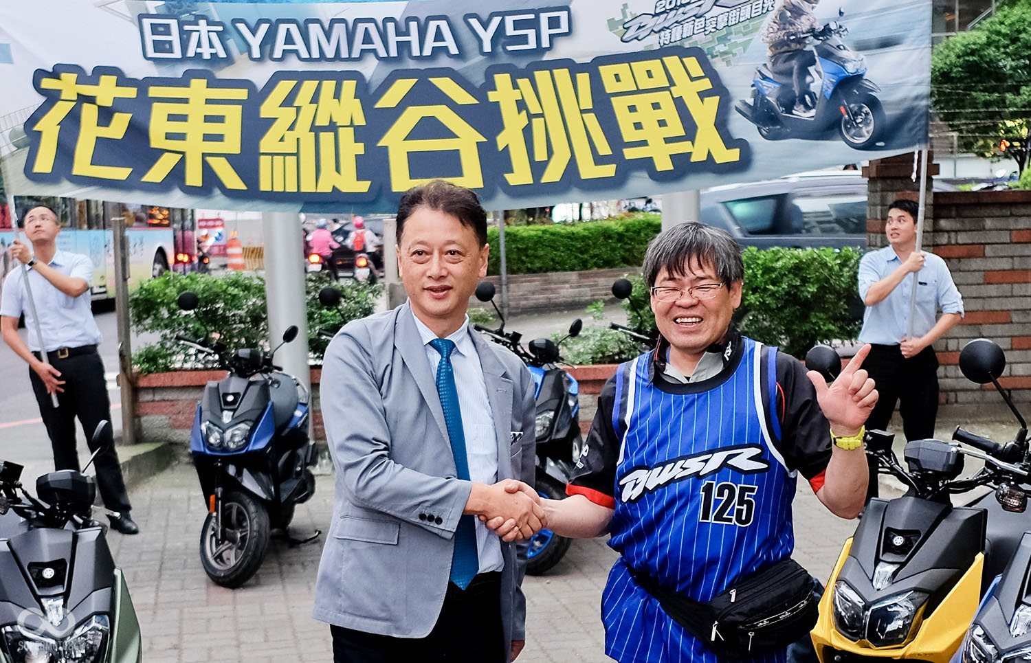台灣YAMAHA 武田總經理&YSP 豐川店代表合影
