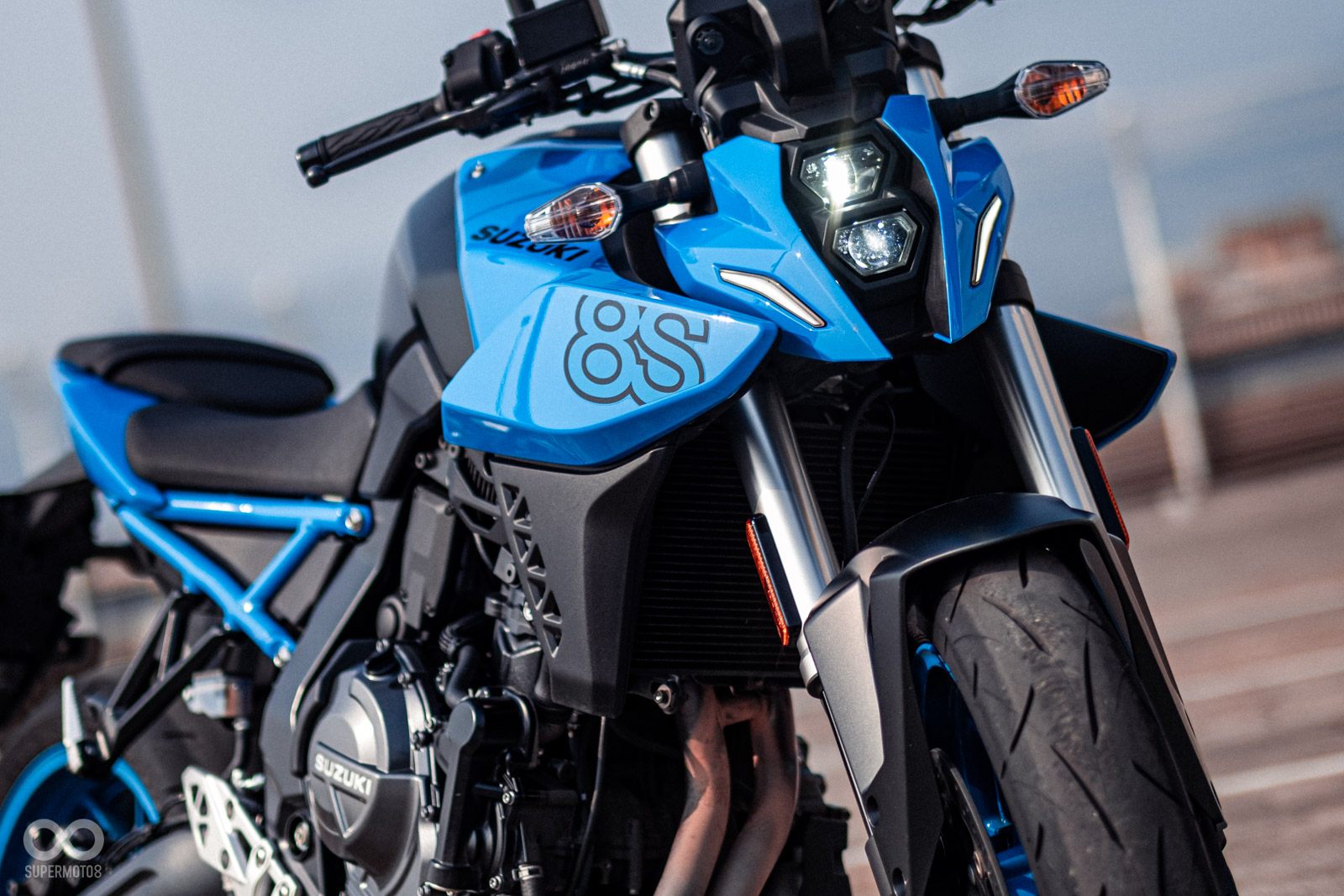 上下陣列式的車燈是延續自GSX-S1000的新家族化設計