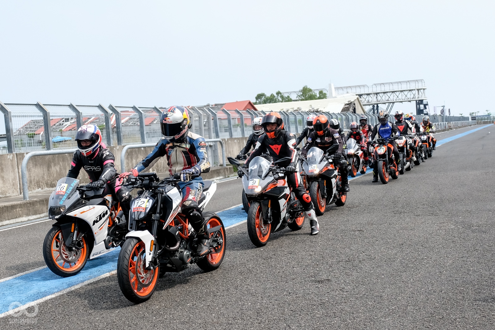 過去也有不少廠商喜愛在大鵬灣舉辦發表會、試乘體驗甚至是車主活動