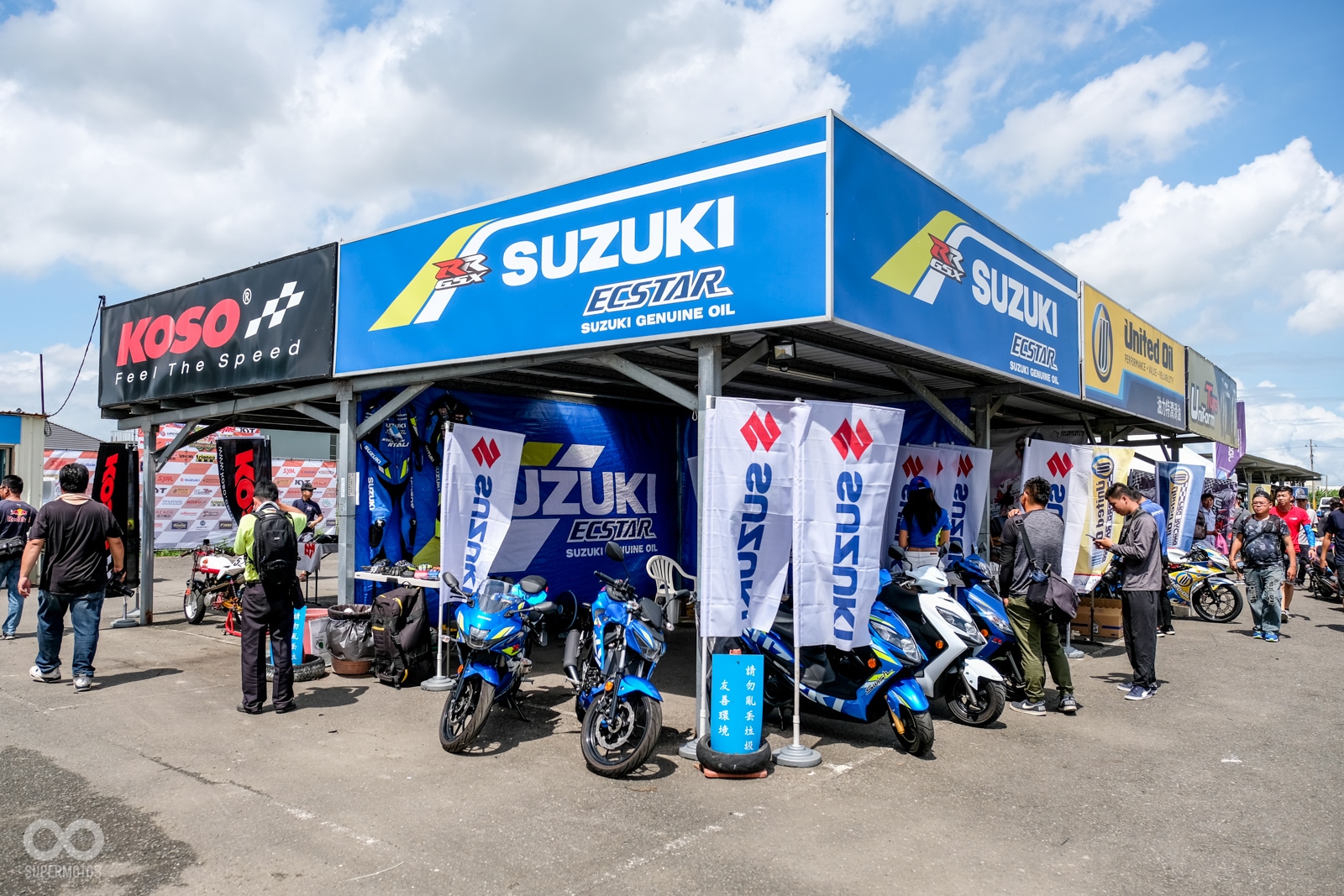SUZUKI攤位新車展示，現場也還有許多改裝品廠商提供車友諮詢